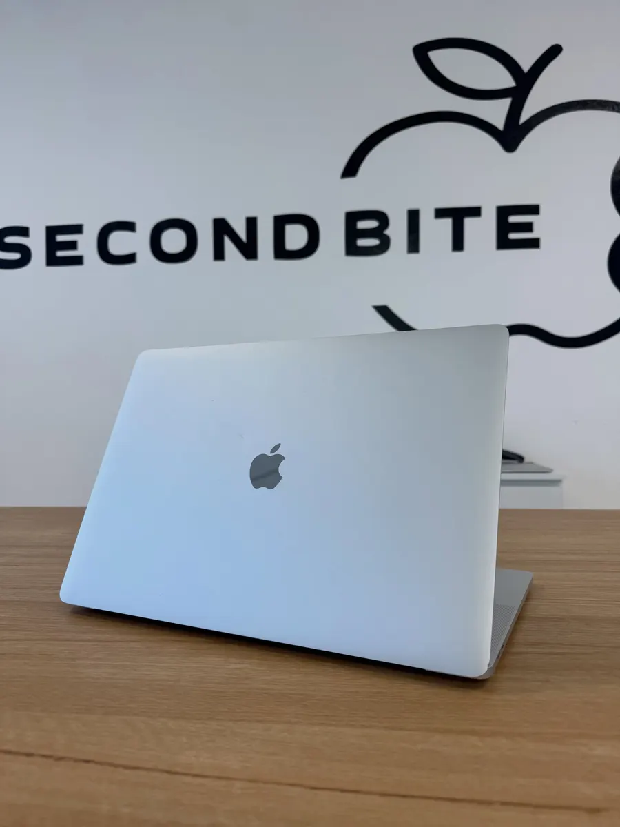 MacBook Pro 16" (2019) — foto 2